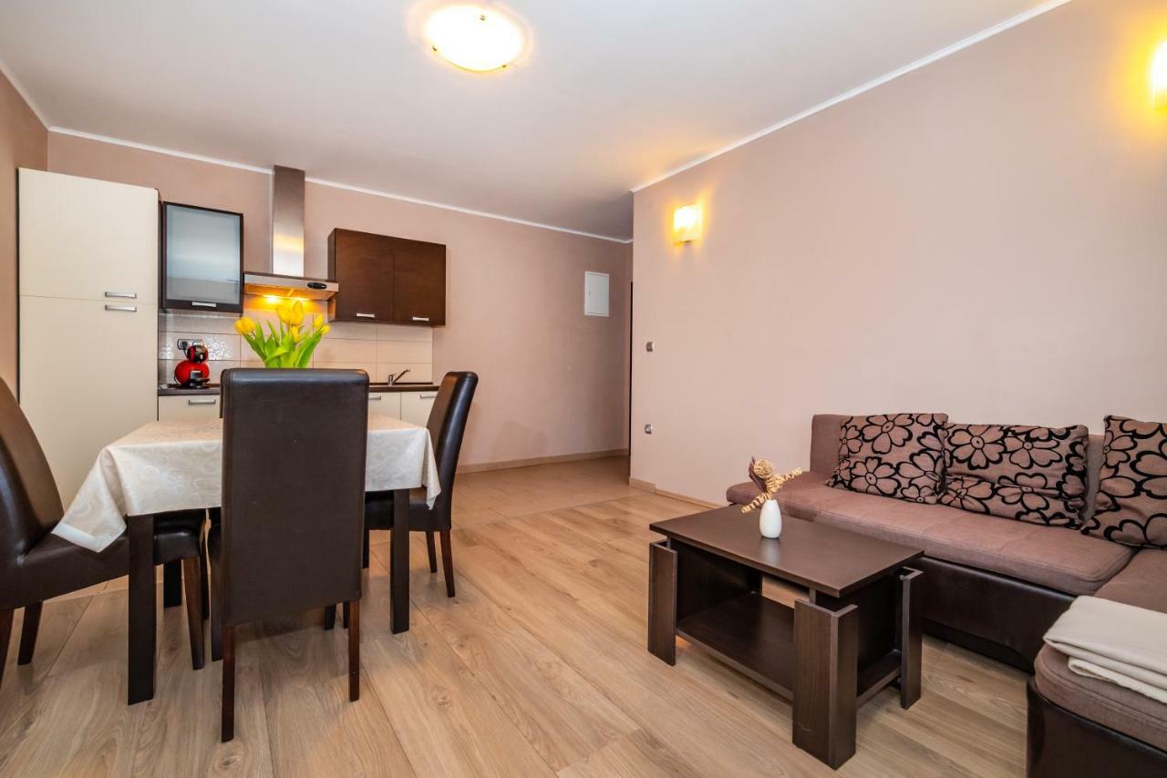 Apartment Adrian Biograd Na Moru Buitenkant foto