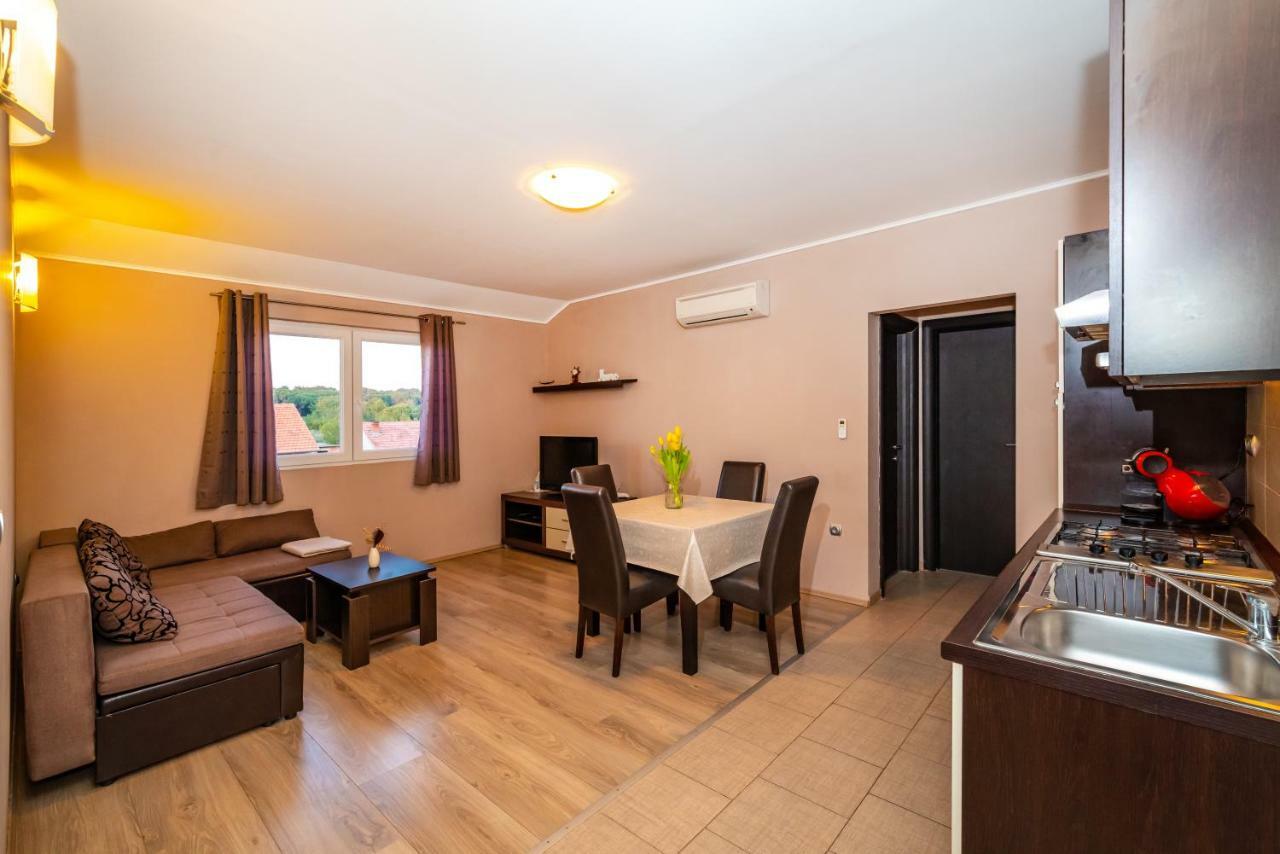 Apartment Adrian Biograd Na Moru Buitenkant foto